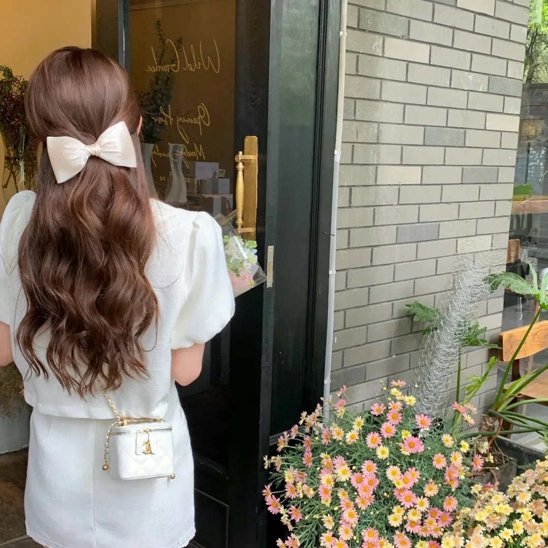 一个女王的少女时代封面